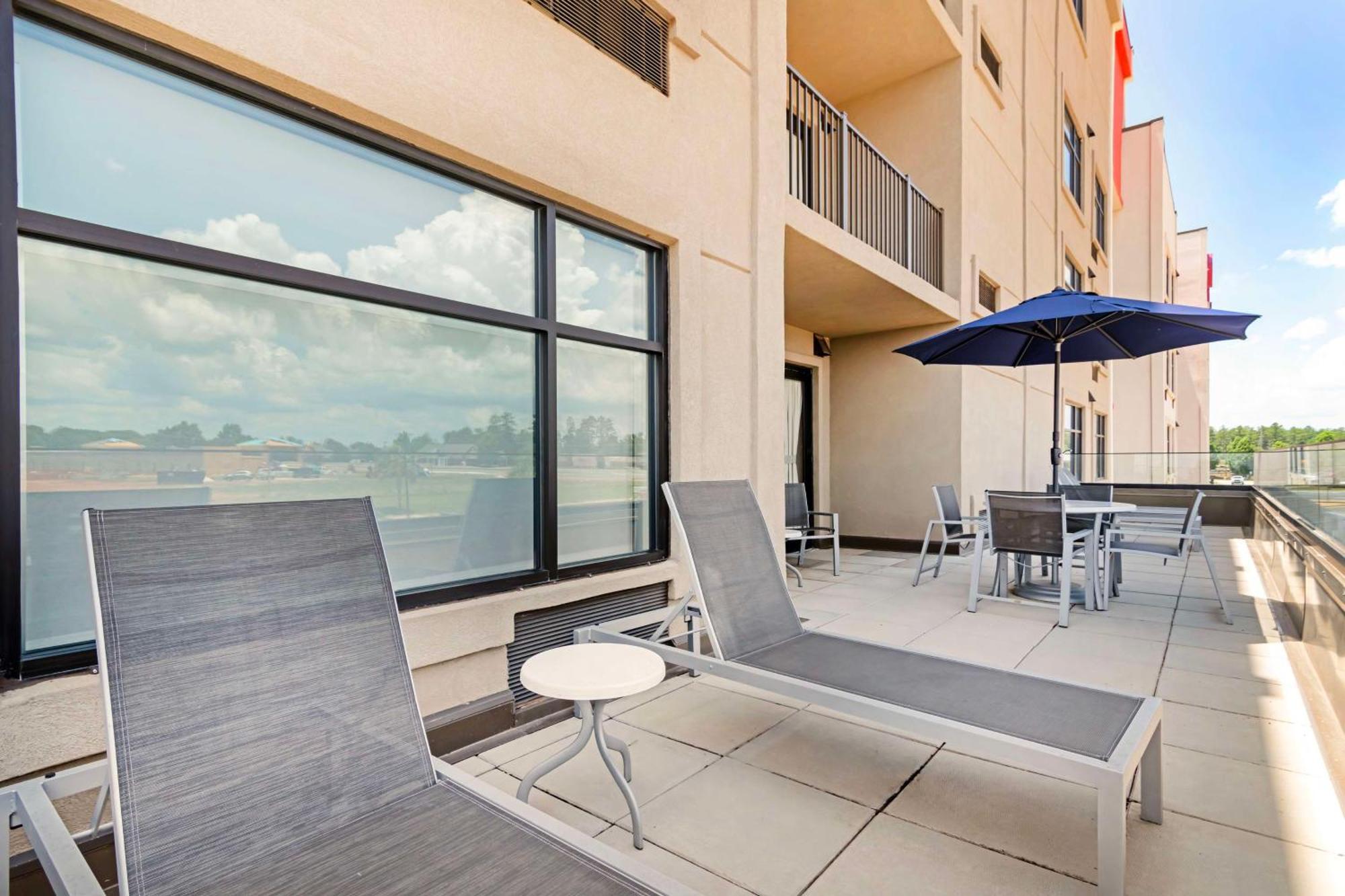 Best Western Plus Executive Residency Rigby'S Water World Hotel Warner Robins Exterior foto